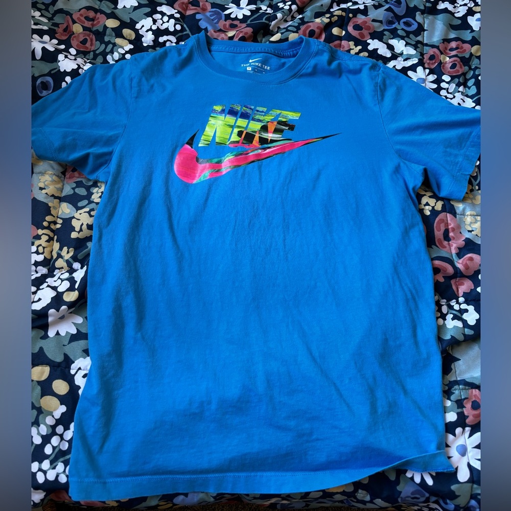 Nike Tee Men’s Medium